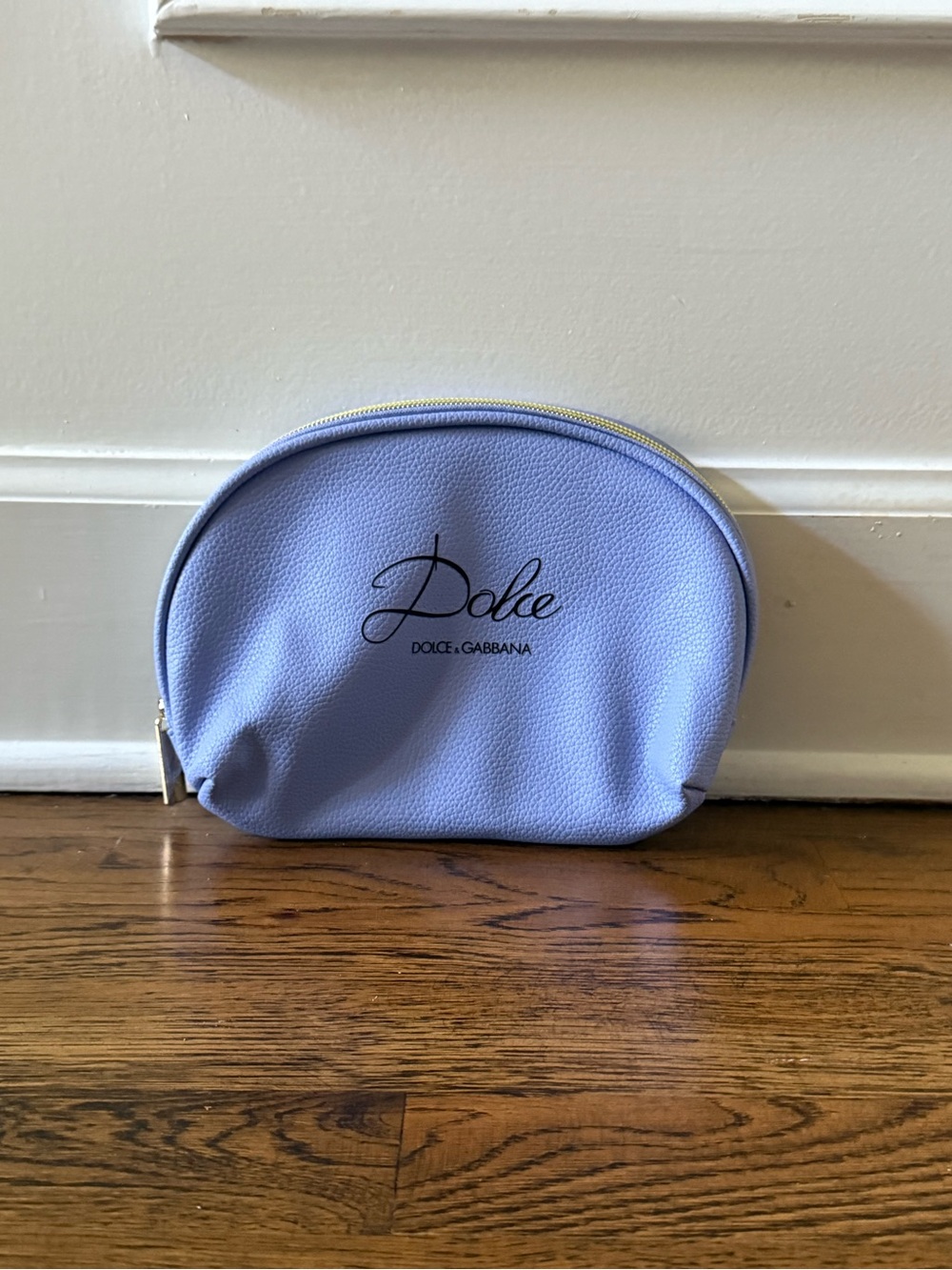 5 for $25 item 🌺 Dolce & Gabbana Cosmetic Bag